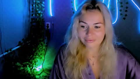 Snapshot of loraboyar chatting on September 11, 2:23 am Lora online show from September 11, 2:23 am