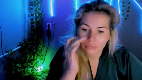 Snapshot of loraboyar chatting on September 16, 2:30 am Lora online show from September 16, 2:30 am