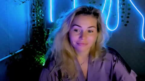 Snapshot of loraboyar chatting on September 19, 2:43 am Lora online show from September 19, 2:43 am