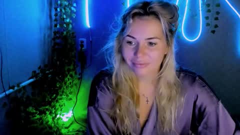 Snapshot of loraboyar chatting on September 12, 2:34 am Lora online show from September 12, 2:34 am