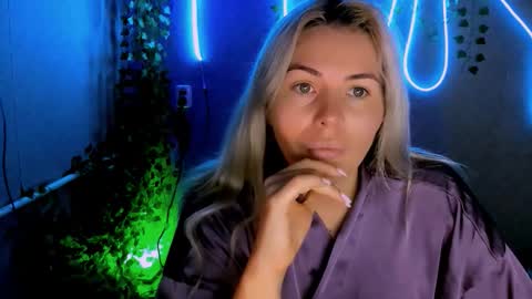 Snapshot of loraboyar chatting on September 10, 2:22 am Lora online show from September 10, 2:22 am