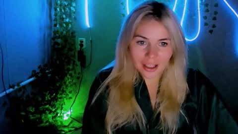 Snapshot of loraboyar chatting on September 15, 2:20 am Lora online show from September 15, 2:20 am