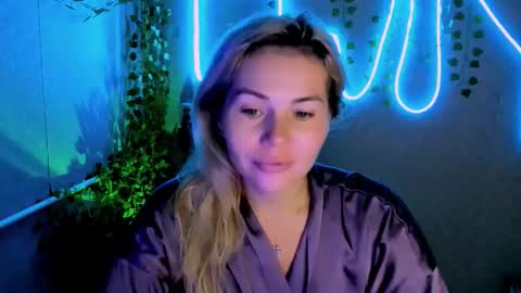 Snapshot of loraboyar chatting on September 23, 2:43 am Lora online show from September 23, 2:43 am