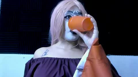 Lore Depp online show from April 5, 5:06 am