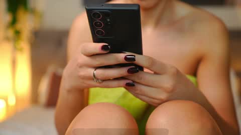 Snapshot of lorettelorenaa chatting on December 5, 8:11 pm LoretteLorena online show from December 5, 8:11 pm