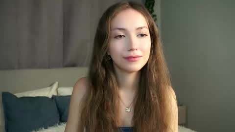 Naomi online show from September 19, 9:25 pm