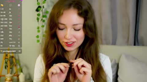 Naomi online show from October 15, 9:50 pm