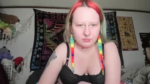 Lori Critter online show from January 18, 11:45 pm