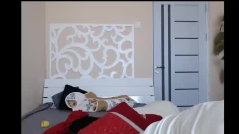 Snapshot of lorragrey chatting on January 2, 12:35 pm LorraGrey online show from January 2, 12:35 pm