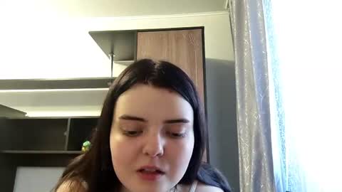 Esma online show from July 31, 12:17 pm