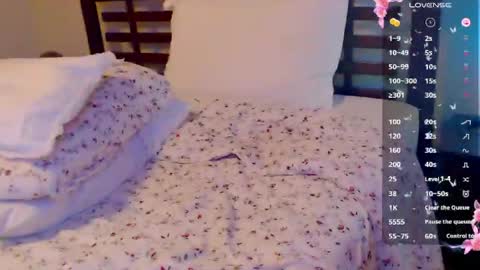   online show from April 3, 11:25 pm