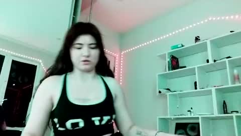 Ella online show from June 25, 8:40 am