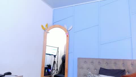 Louren Fox online show from November 3, 11:47 am