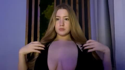 Megan online show from November 11, 5:32 pm