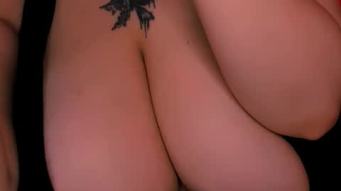 Snapshot of love_insidee chatting on October 8, 8:07 am Sailor online show from October 8, 8:07 am