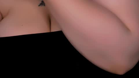 Snapshot of love_insidee chatting on October 10, 8:19 am Sailor online show from October 10, 8:19 am