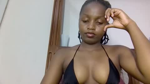 lovelbrownie online show from March 10, 12:09 pm