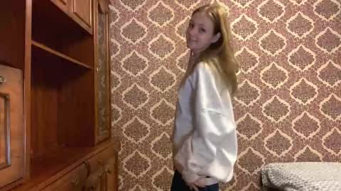 Ella online show from November 9, 6:31 am