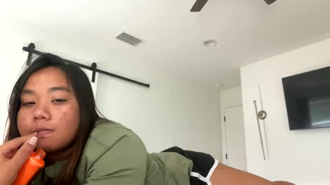 Love online show from February 23, 9:44 pm