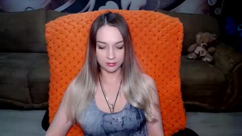 Snapshot of lovellymalina chatting on February 2, 4:11 pm private open online show from February 2, 4:11 pm