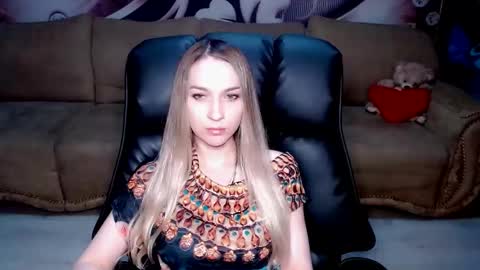 Snapshot of lovellymalina chatting on October 27, 3:07 pm private open online show from October 27, 3:07 pm