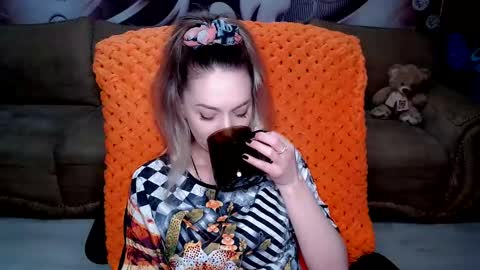 Snapshot of lovellymalina chatting on February 3, 3:17 pm private open online show from February 3, 3:17 pm