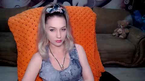 Snapshot of lovellymalina chatting on February 18, 2:38 pm private open online show from February 18, 2:38 pm
