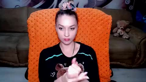 Snapshot of lovellymalina chatting on February 23, 2:18 pm private open online show from February 23, 2:18 pm