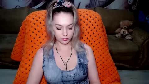 Snapshot of lovellymalina chatting on January 3, 1:14 pm private open online show from January 3, 1:14 pm