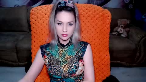 Snapshot of lovellymalina chatting on January 26, 3:47 pm private open online show from January 26, 3:47 pm