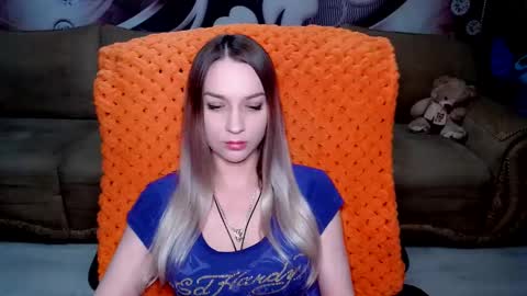 Snapshot of lovellymalina chatting on March 3, 5:26 pm private open online show from March 3, 5:26 pm