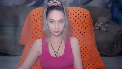 Snapshot of lovellymalina chatting on December 25, 1:41 pm private open online show from December 25, 1:41 pm