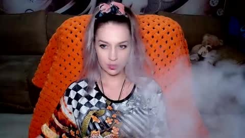 Snapshot of lovellymalina chatting on December 27, 6:10 pm private open online show from December 27, 6:10 pm