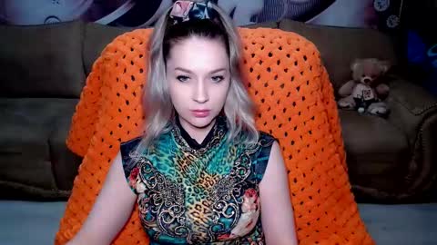Snapshot of lovellymalina chatting on January 5, 1:04 pm private open online show from January 5, 1:04 pm