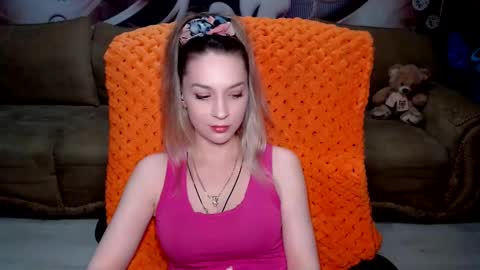Snapshot of lovellymalina chatting on February 5, 4:37 pm private open online show from February 5, 4:37 pm
