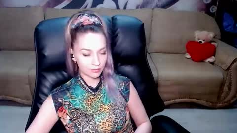 private open online show from February 24, 3:43 pm