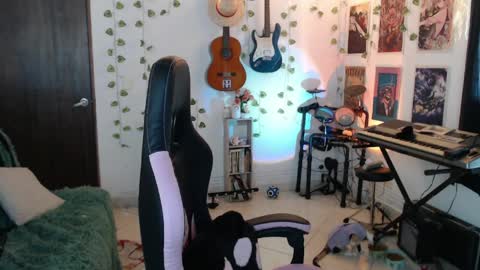 Cassie online show from April 14, 9:59 pm