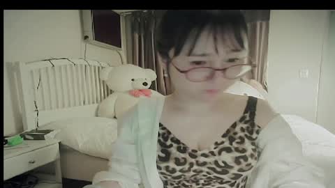 DANA KIM online show from March 25, 4:54 pm