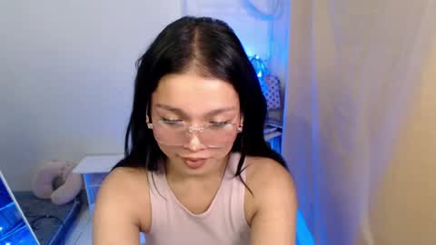 lovely_divine506274 online show from June 21, 1:53 am