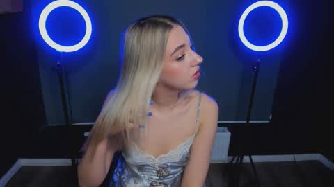 Bella 3 online show from January 14, 5:51 pm