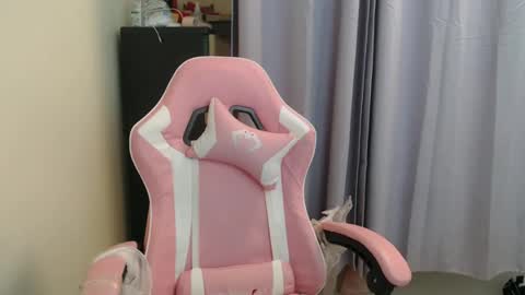 lovely_leah23 online show from October 8, 5:12 am