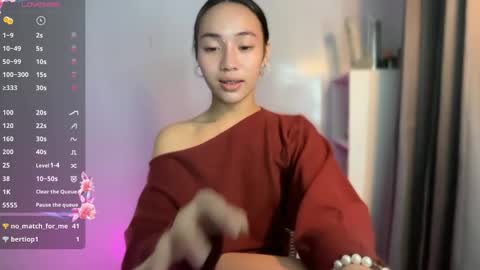 lovely_leah23 online show from June 2, 10:44 pm
