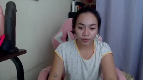 lovely_leah23 online show from November 29, 2:48 am