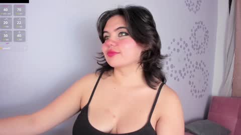 Snapshot of lovely_paris_01 chatting on February 4, 4:05 am Paris Rose online show from February 4, 4:05 am