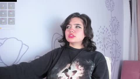 Snapshot of lovely_paris_01 chatting on February 19, 5:16 am Paris Rose online show from February 19, 5:16 am