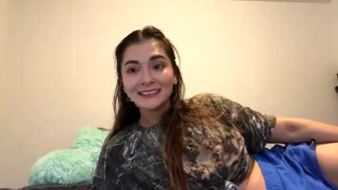 Queen Aria  online show from October 15, 6:54 pm