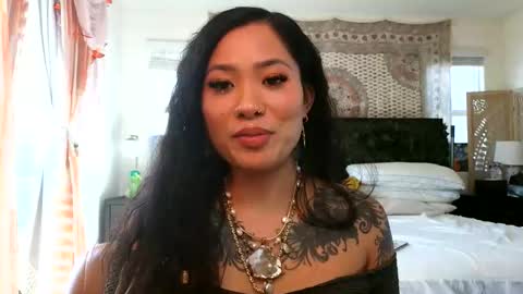 lovelyxmacii online show from February 12, 7:15 pm