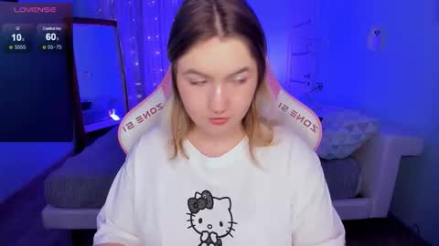 Julia  online show from December 4, 8:49 am