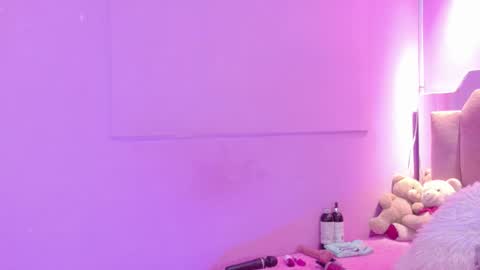 L O V E  online show from March 7, 12:34 pm