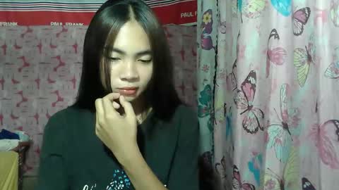 loving_rhean online show from May 17, 11:20 am